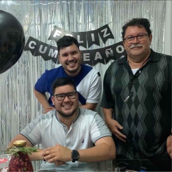 Meet your Posher, Andres - Picture 1 of 1